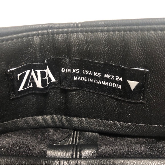 Faux Leather Miniskirt. Perfect condition. XS. Black - Picture 2 of 4